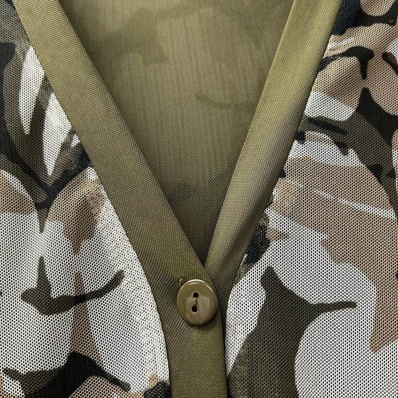 Chico's/ camo/  Green and Brown/ Sheer Cardigan lightweight / size 1 - Picture 4 of 9